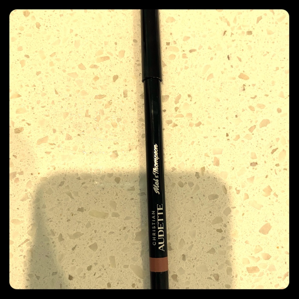 Mel Thompson x christian Audette kitten lip liner